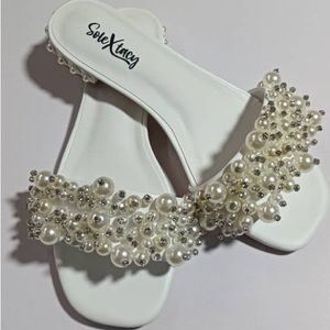 Pearl Flat with Pearl Heel Accent